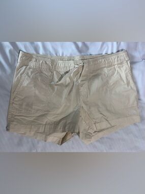 The North Face Women's Light Cream Shorts with Elastic Waist